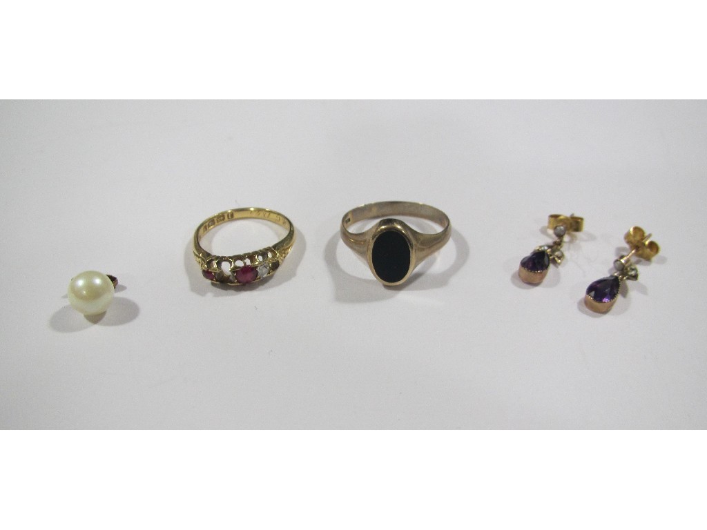 Appraisal: Lot comprising ct gold bloodstone set signet ring ct gold