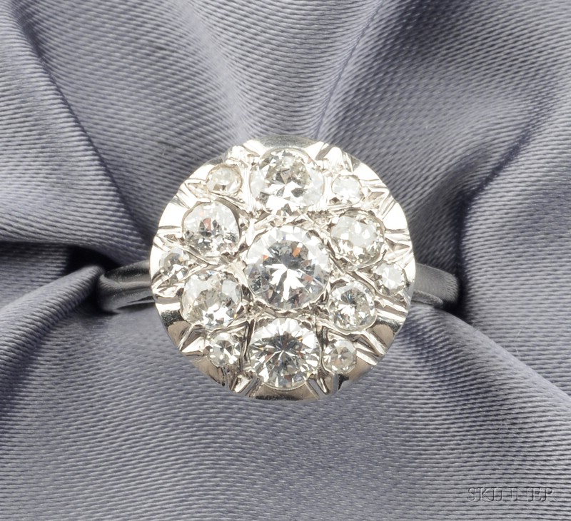 Appraisal: kt White Gold and Diamond Cluster Ring set with full