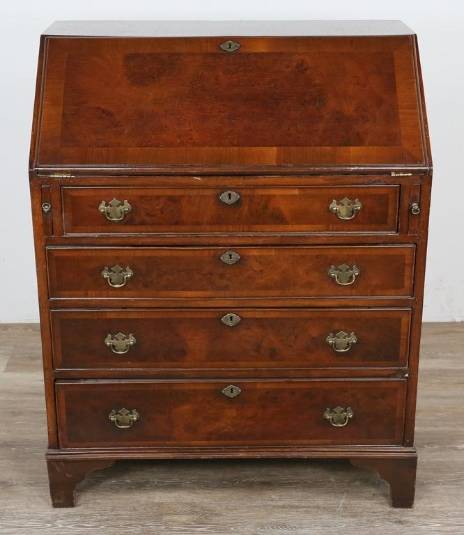 Appraisal: AMERICAN CHIPPENDALE SLANT FRONT DESKAmerican Chippendale slant front desk American