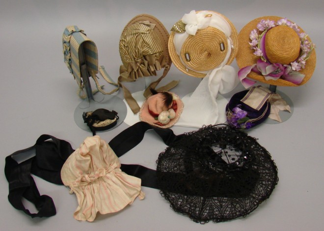 Appraisal: Lot of vintage antique doll hats Cotton sunbonnets decorated straw