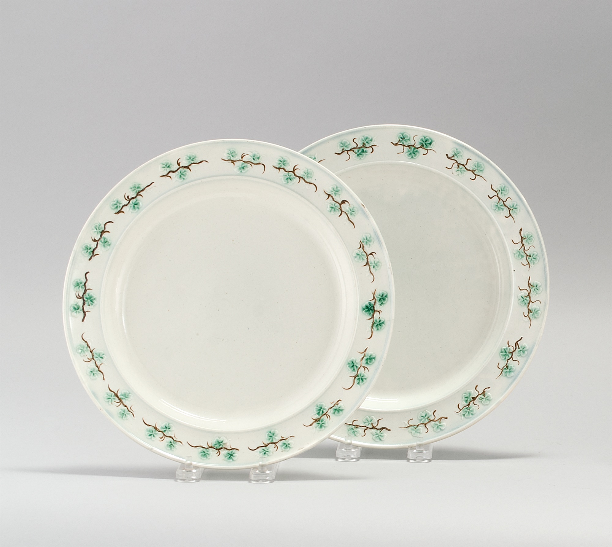 Appraisal: PAIR OF LEEDS SOFT PASTE PLATES English First Half of