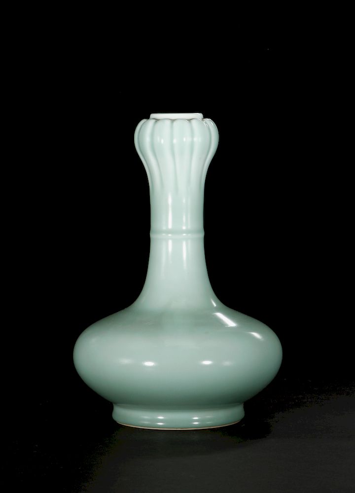 Appraisal: Chinese Fine Celadon Garlic-Head Vase Chien-Lung The compressed globular body