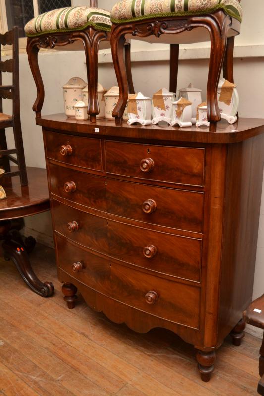 Appraisal: A VICTORIAN BOW FRONT MAHOGANY FIVE DRAWER CHEST A VICTORIAN