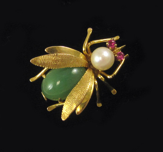 Appraisal: JADE PEARL AND FOURTEEN KARAT GOLD BROOCH The yellow gold