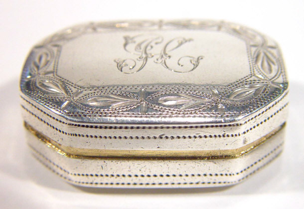 Appraisal: Georgian silver rectangular vinaigrette with chased decoration Birmingham