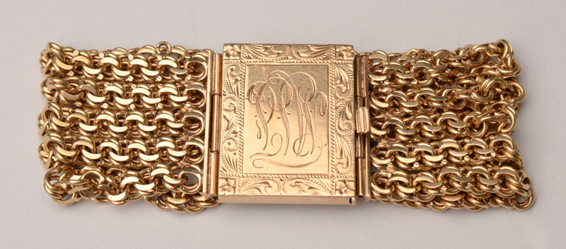 Appraisal: RETRO K GOLD CHAIN LINK BRACELET Stamped ' k' with