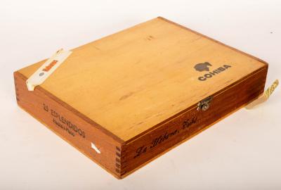 Appraisal: An opened complete boxed set of twenty-five Cohiba Esplendidos Havana