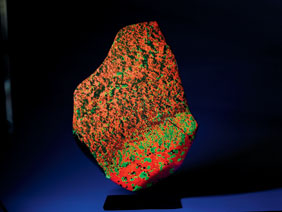 Appraisal: FRANKLINITE FLUORESCENT SCULPTURE Sterling Hill Mine Franklin New Jersey USA