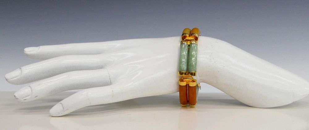 Appraisal: CHINESE KT Y GOLD HARDSTONE BRACELET About long gold latch