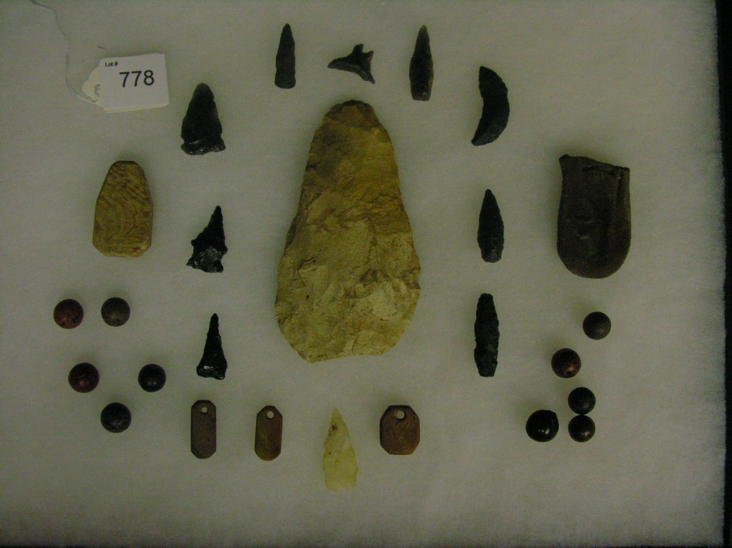 Appraisal: NATIVE AMERICAN ARROWHEAD AND MORE pieces- Points Necklace Trinkets Clay