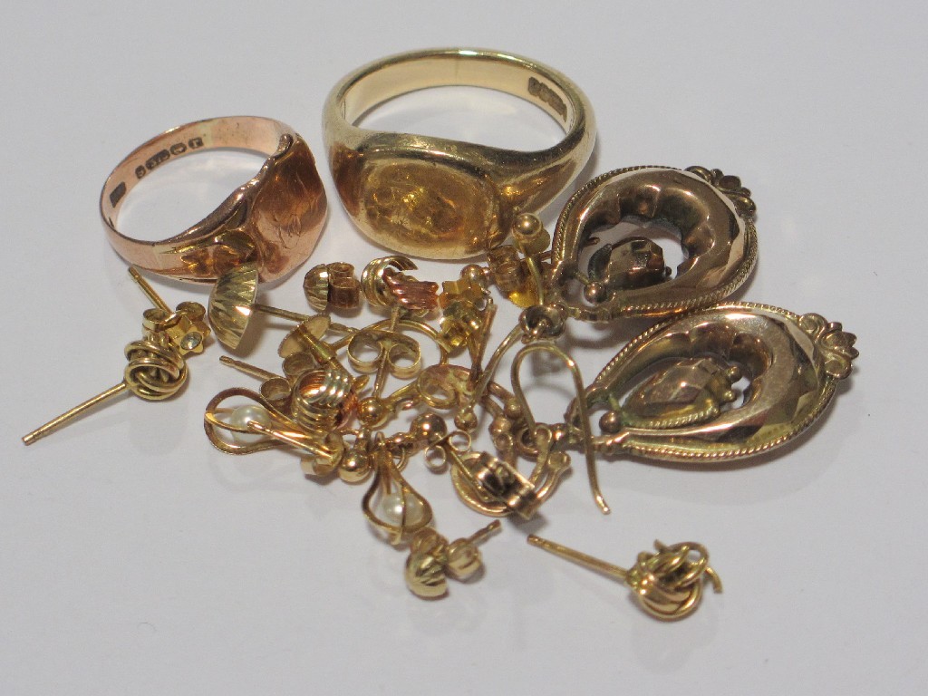 Appraisal: Lot of ct gold items to include signet rings stud