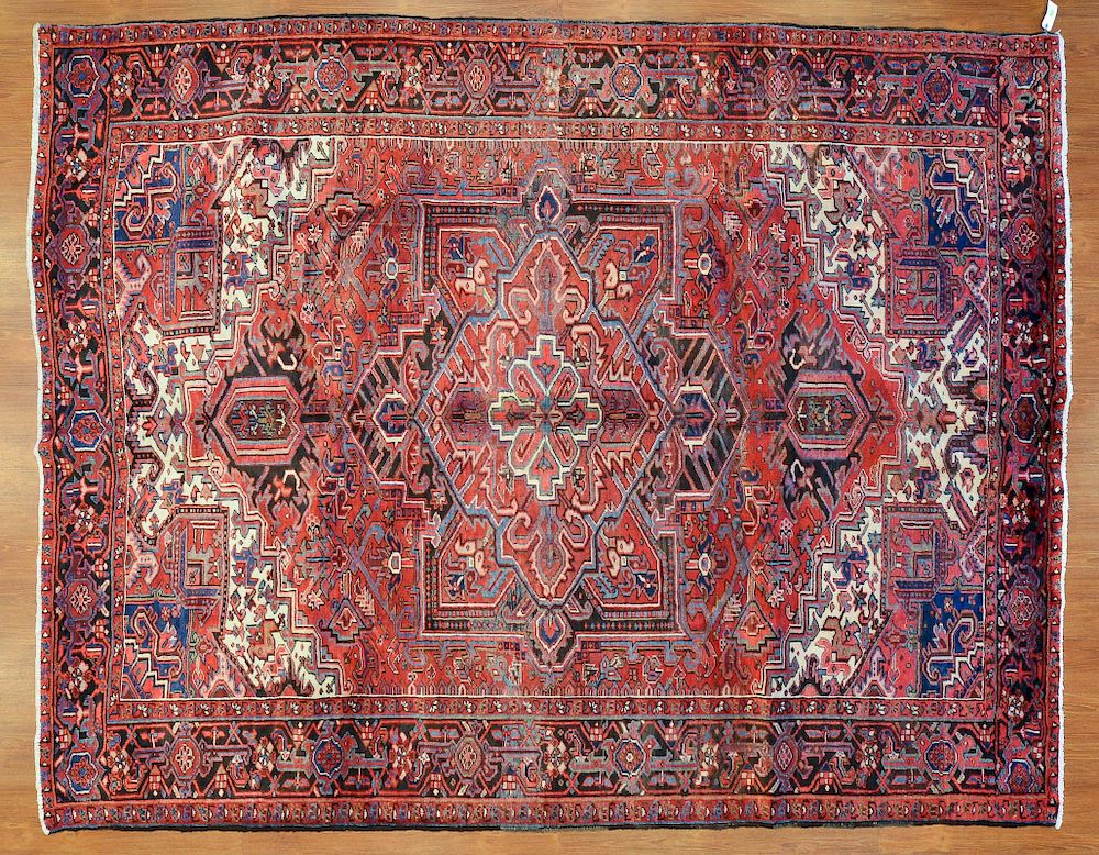 Appraisal: Persian Herez rug approx x Iran modern Condition Like new