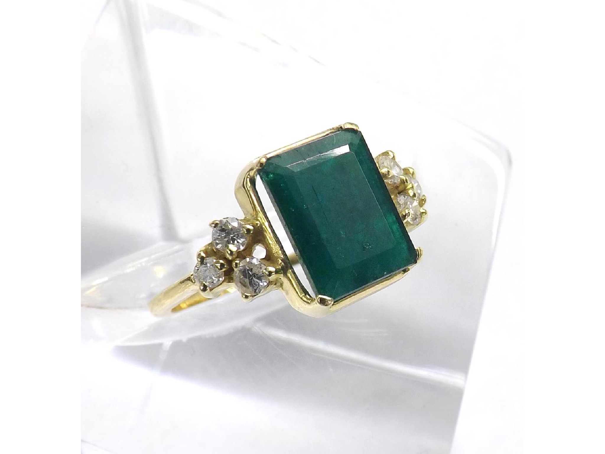 Appraisal: - -a k diamond and emerald ring the emerald mm