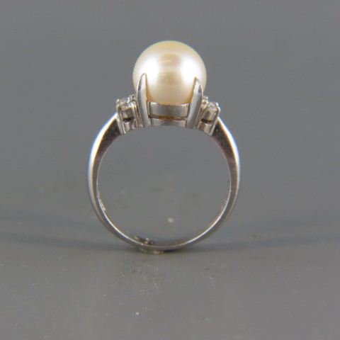 Appraisal: Platinum Diamond Pearl Ring golden mm pearl with diamonds on