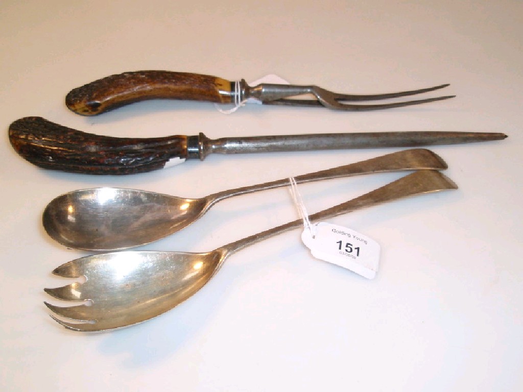 Appraisal: A pair of Edward VII silver salad servers Sheffield together