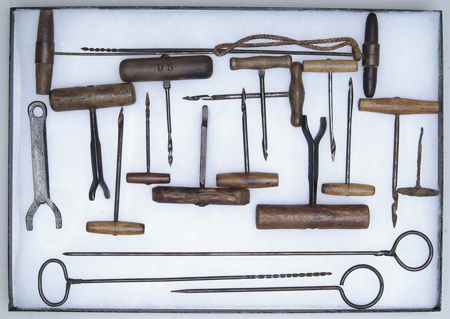 Appraisal: LOT OF MISCELLANEOUS TOOLS Non-excavated unless otherwise noted An assortment