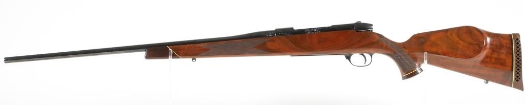 Appraisal: Weatherby Mark V bolt action rifle in Magnum Barrel measures