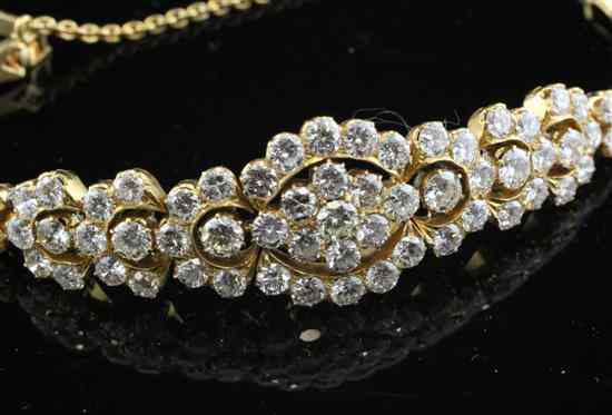 Appraisal: A Middle Eastern gold and diamond bracelet set with brilliant