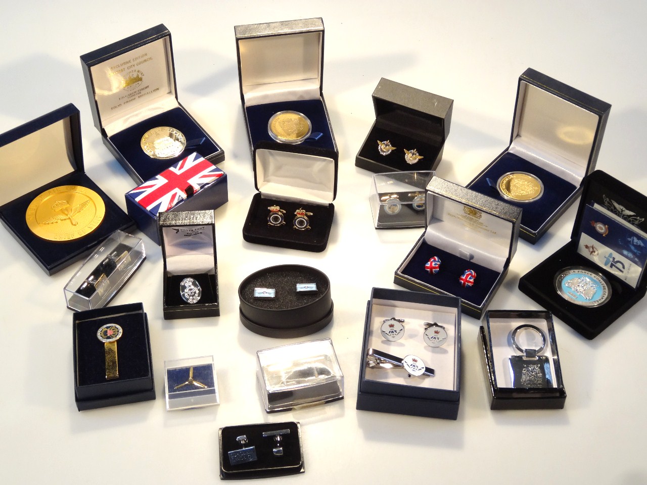 Appraisal: Various Royal Air Force aeronautical and other related cuff links