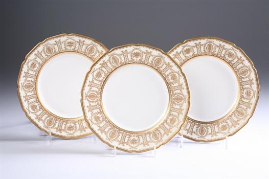 Appraisal: TWELVE ROYAL DOULTON PORCELAIN DESSERT PLATES Circa HB pattern Retailed