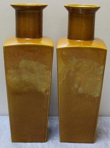 Appraisal: Pair of Vintage Antique Chinese Tea Dust Vases Good size