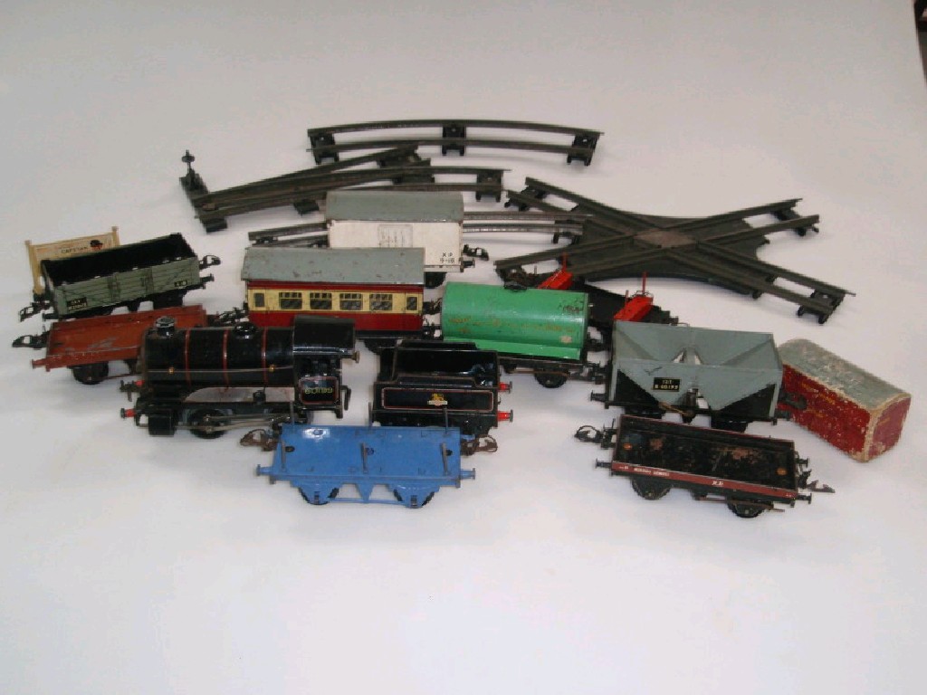 Appraisal: A Hornby O guage No clockwork - - locomotive and