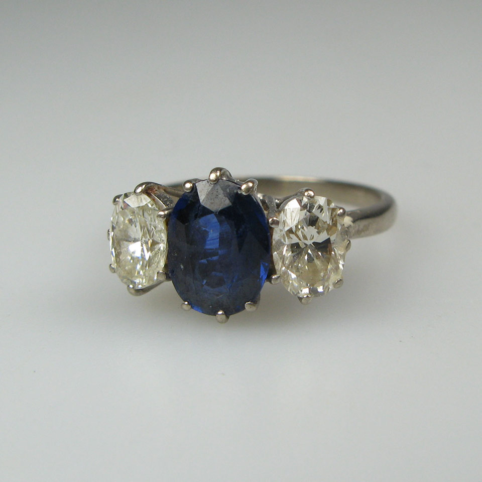 Appraisal: k White Gold Ring set with an oval cut sapphire