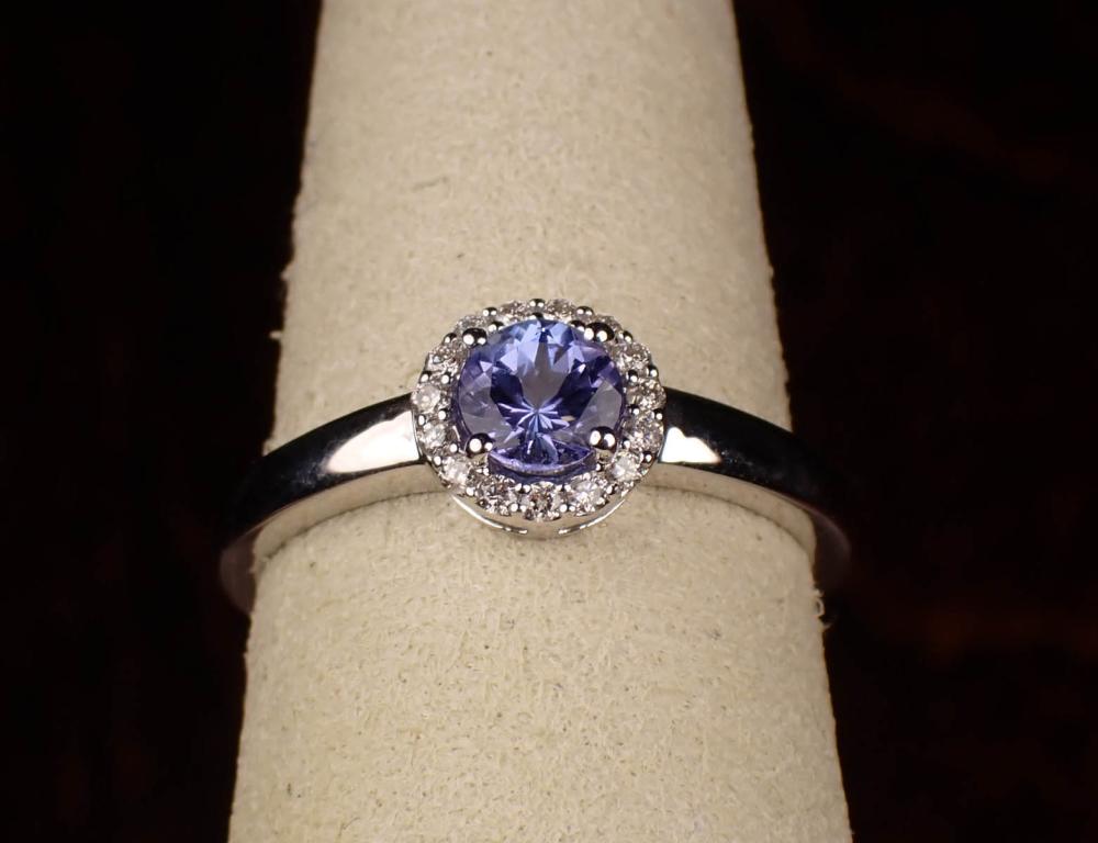 Appraisal: TANZANITE DIAMOND AND WHITE GOLD RING The k white gold