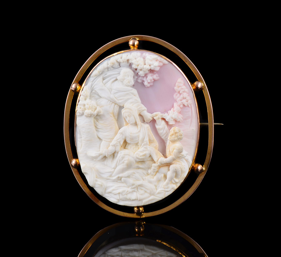 Appraisal: ORNATELY CARVED CAMEO PIN K yellow gold framed cameo carved