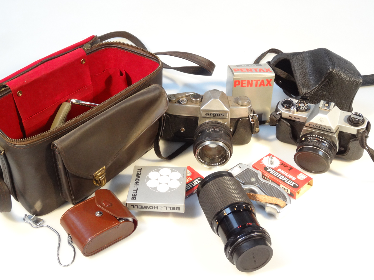 Appraisal: Various cameras and accessories to include Pentax Asahi cm high