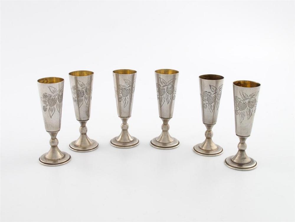 Appraisal: A set of six modern Russian silver Kiddish cups