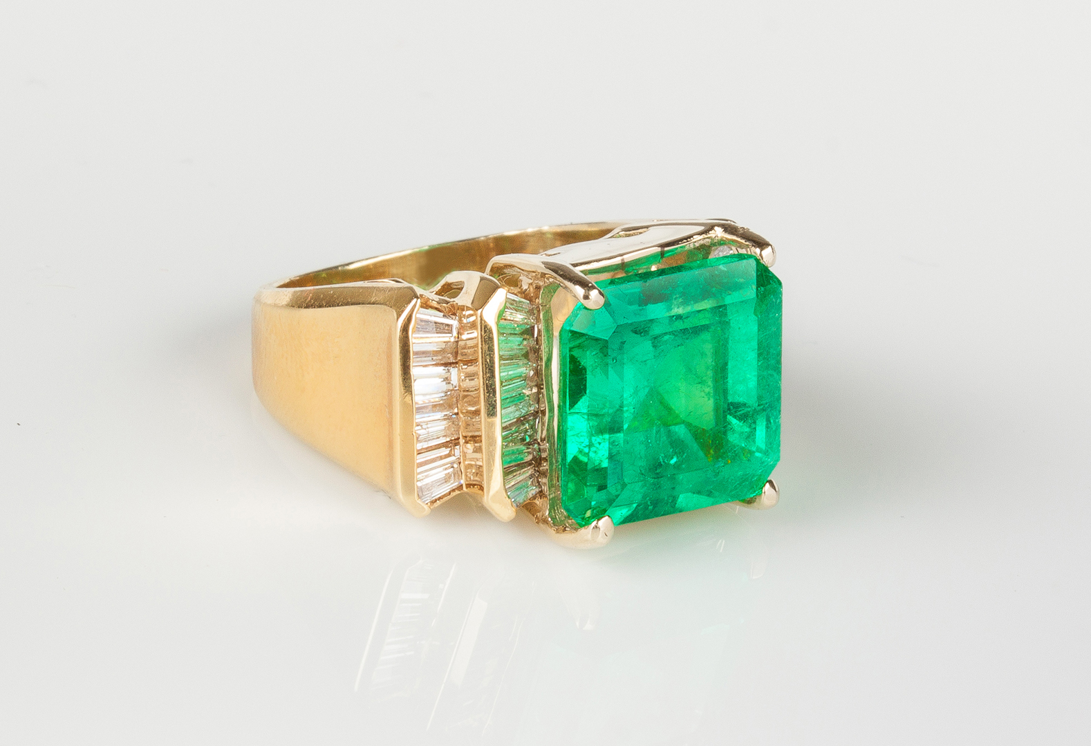 Appraisal: Carat Emerald Diamond K Gold Ring cts mm x mm