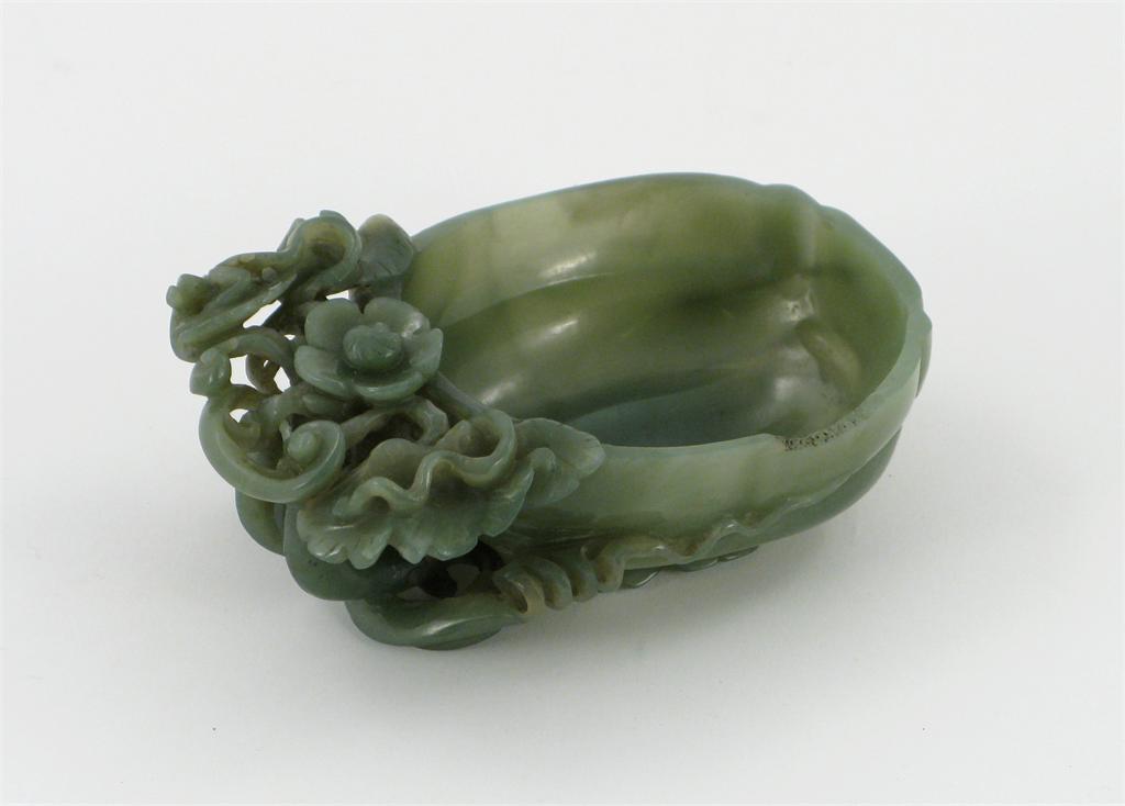 Appraisal: A Chinese jade cup