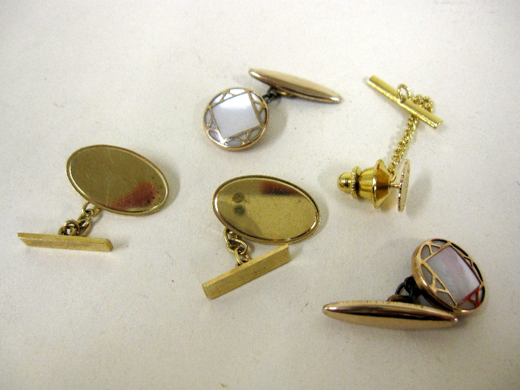 Appraisal: Lot comprising pair of ct gold cuff links gms a