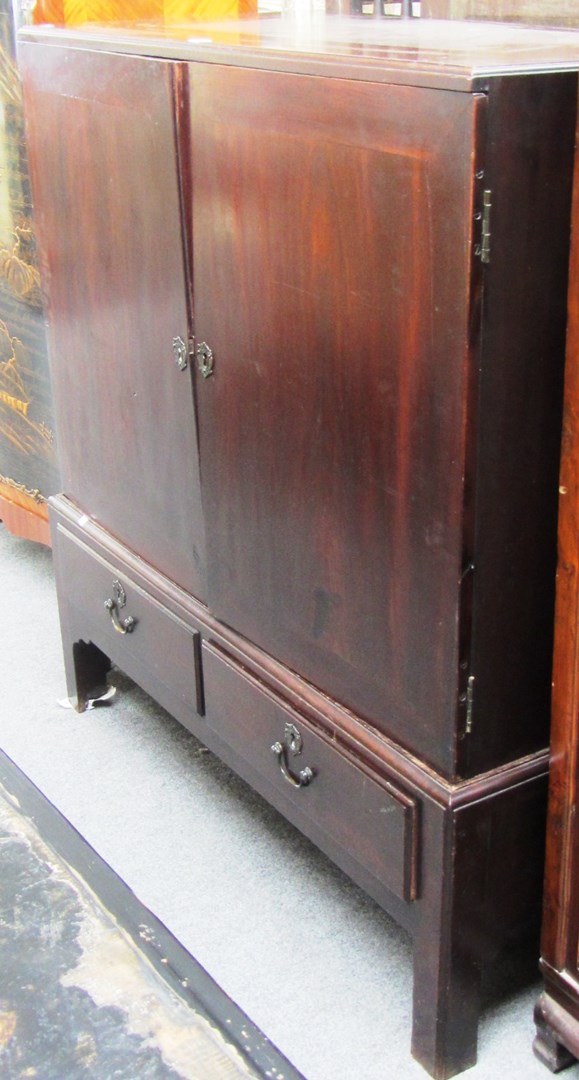 Appraisal: A mid th century mahogany low linen press the pair