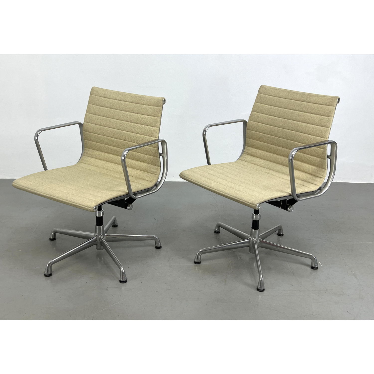 Appraisal: Pr Charles Eames Herman Miller Office Chairs Aluminum Group Dimensions