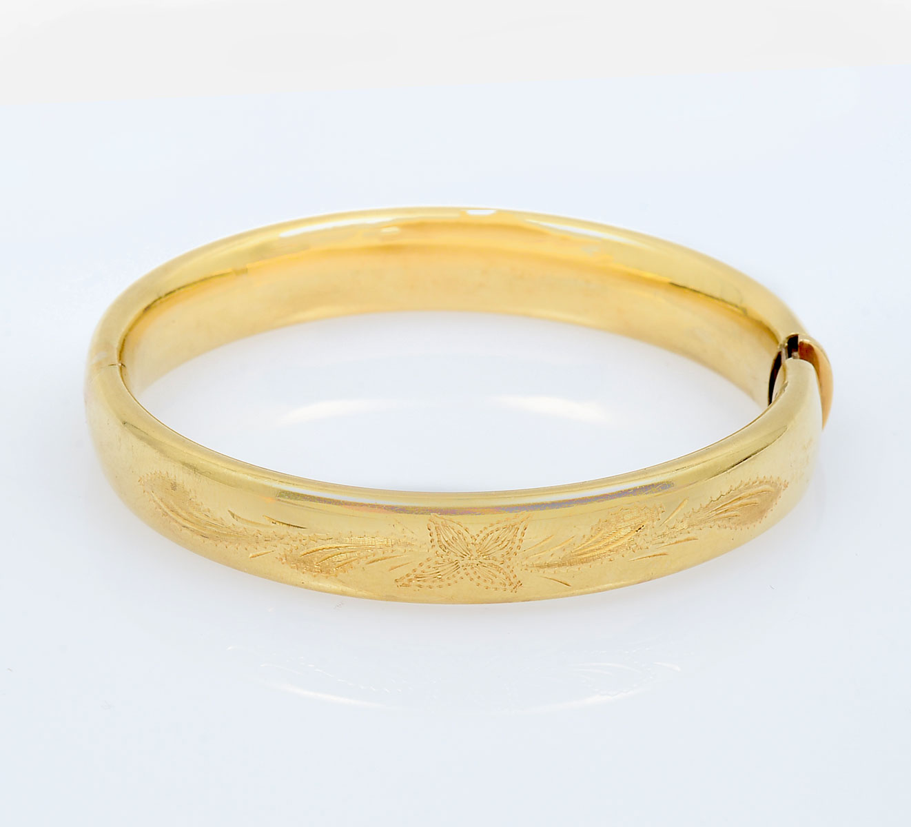 Appraisal: K HOLLOW BANGLE BRACELET K yellow gold heavy hollow bangle