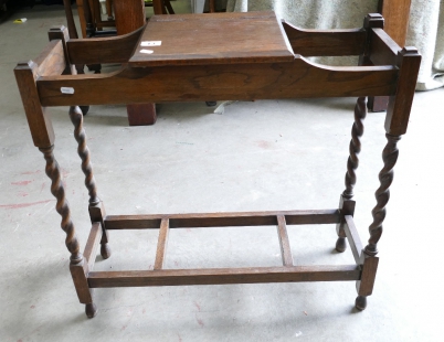 Appraisal: Small oak twisty hall stand