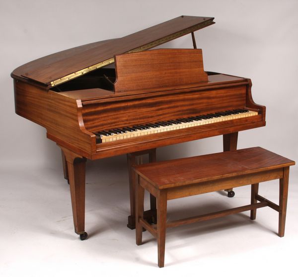 Appraisal: Wurlitzer baby grand piano light mahogany finish s n h