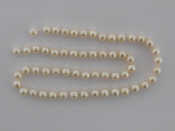 Appraisal: A single strand of cultured pearls composed of uniform cultured