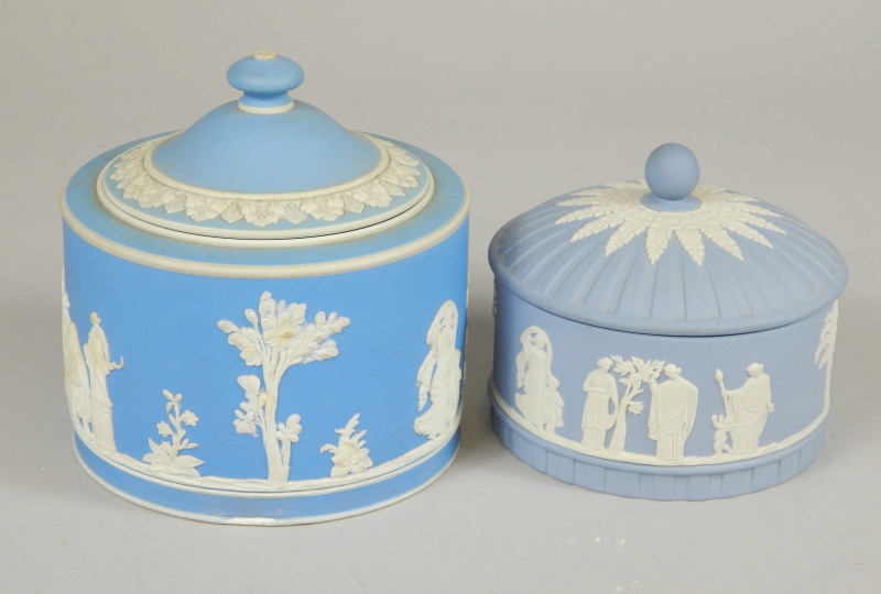 Appraisal: An early thC Wedgwood blue Jasperware jar and cover the