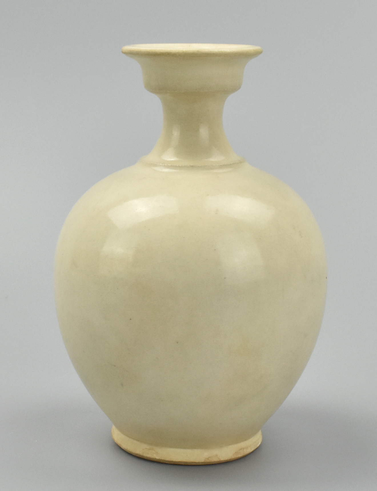 Appraisal: CHINES GONGXIAN WARE WHITE GLAZED VASE TANG D A Chinese