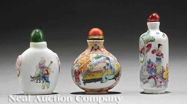 Appraisal: A Group of Three Antique Chinese Famille Rose Porcelain Snuff