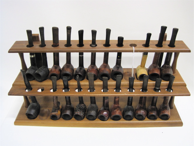 Appraisal: COLLECTION OF APPROXIMATELY TOBACCO SMOKING PIPES mostly briars in fitted