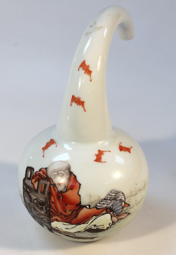 Appraisal: A Chinese opium style vase with upper curved spout the