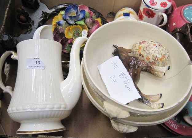 Appraisal: A box of Collection of Pottery to include Wedgwood Creamware