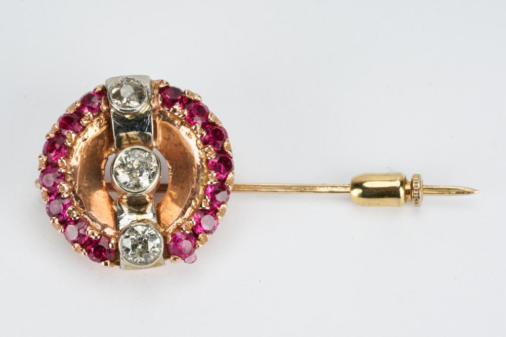 Appraisal: RETRO ERA KARAT YELLOW GOLD DIAMOND SYNTHETIC RUBY STICK PINcontaining