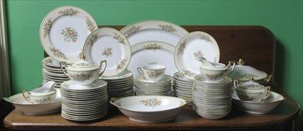 Appraisal: JAPANESE GILT AND POLYCHROME TRANSFER-DECORATED PORCELAIN PART DINNER SERVICE Each