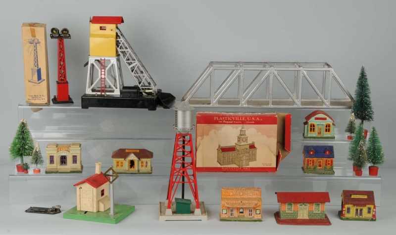 Appraisal: Lot of Miscellaneous Lionel Train Accessories Description Includes post-war coal