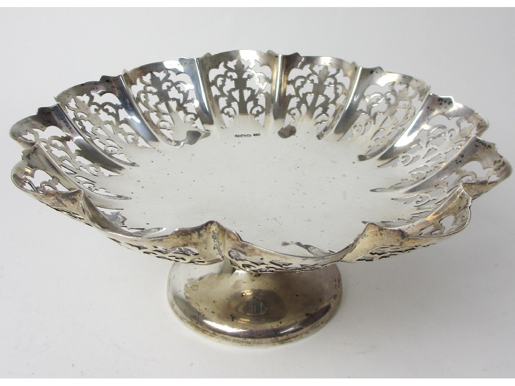 Appraisal: A silver tazza with scalloped edge and pierced decoration by